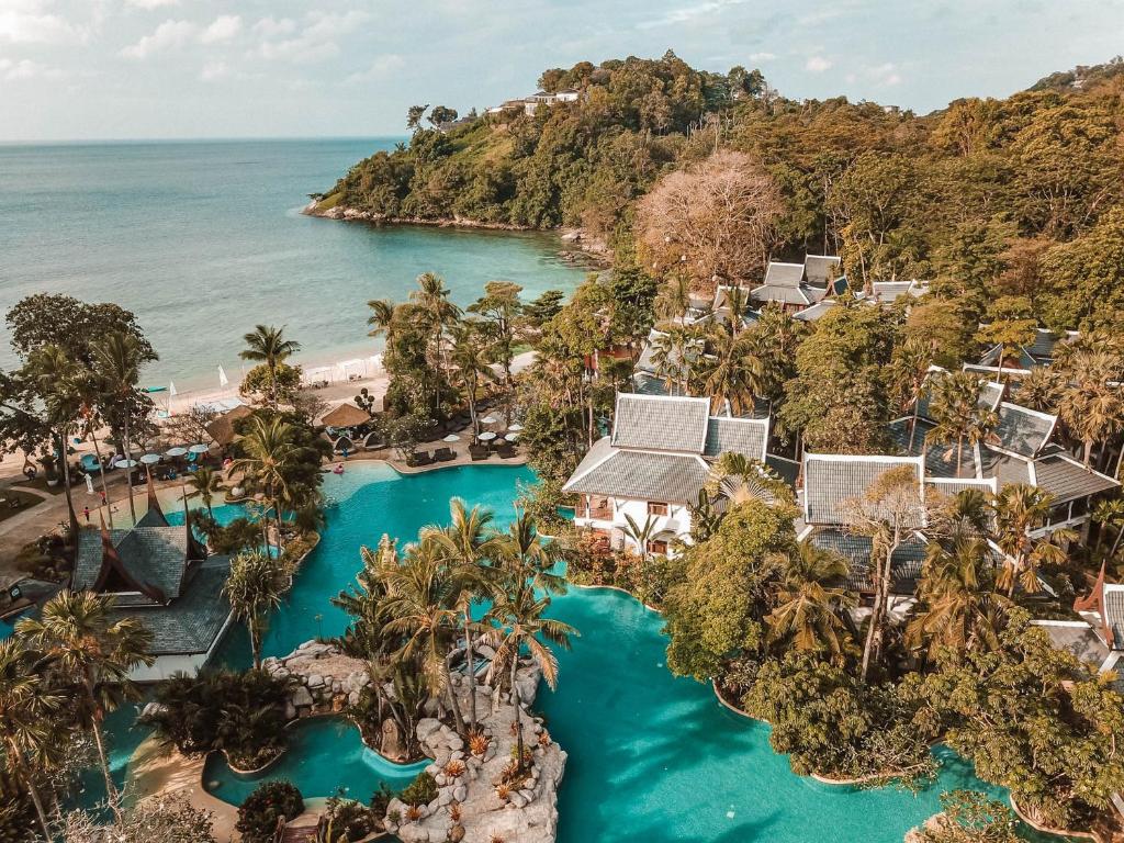 هتل Thavorn Beach Village Resort